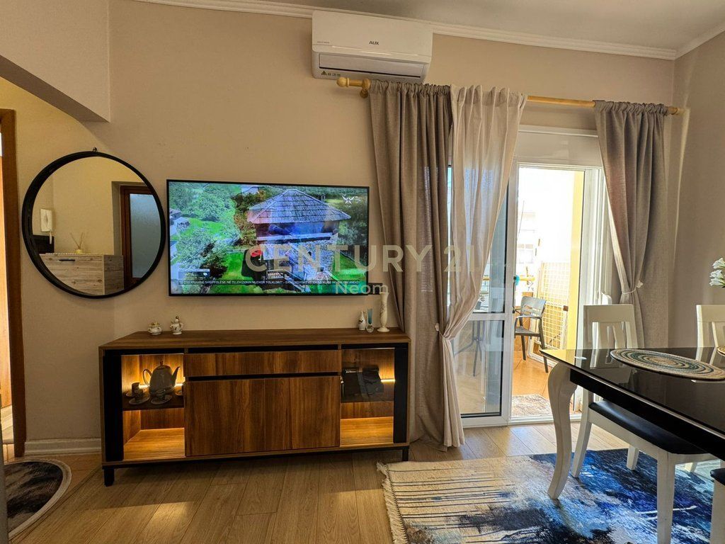 SHITET APARTAMENT 1+1 NË LUNGOMARE, PAMJE NGA DETI 165,000 €