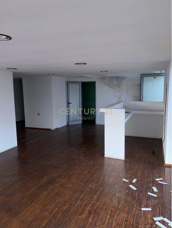 Jepet me qera ambient biznesi ne Lagjjen 17 Durres