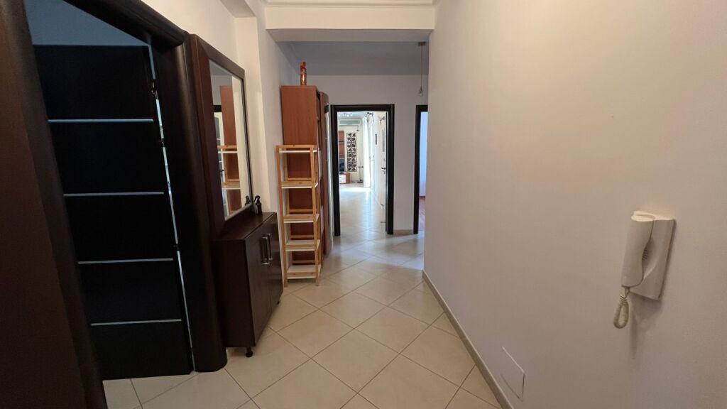 Apartament me qera prane kishes ortodokse