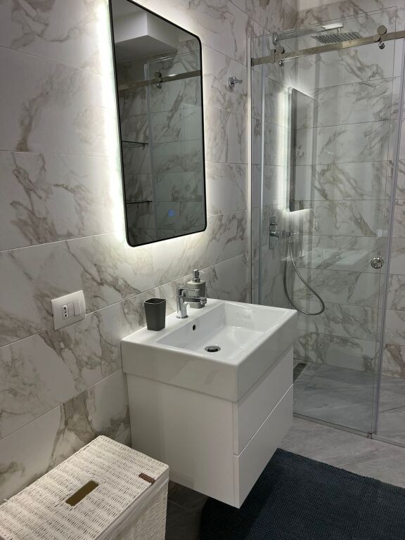 Apartament me qera 2+1 te Juridiku