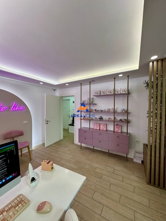 AMBIENT ZYRE ME QIRA 68M2 "KRYQËZIMI I VASIL SHANTOS" 750 € / MUAJ (MUNDËSI EDHE 700 €)