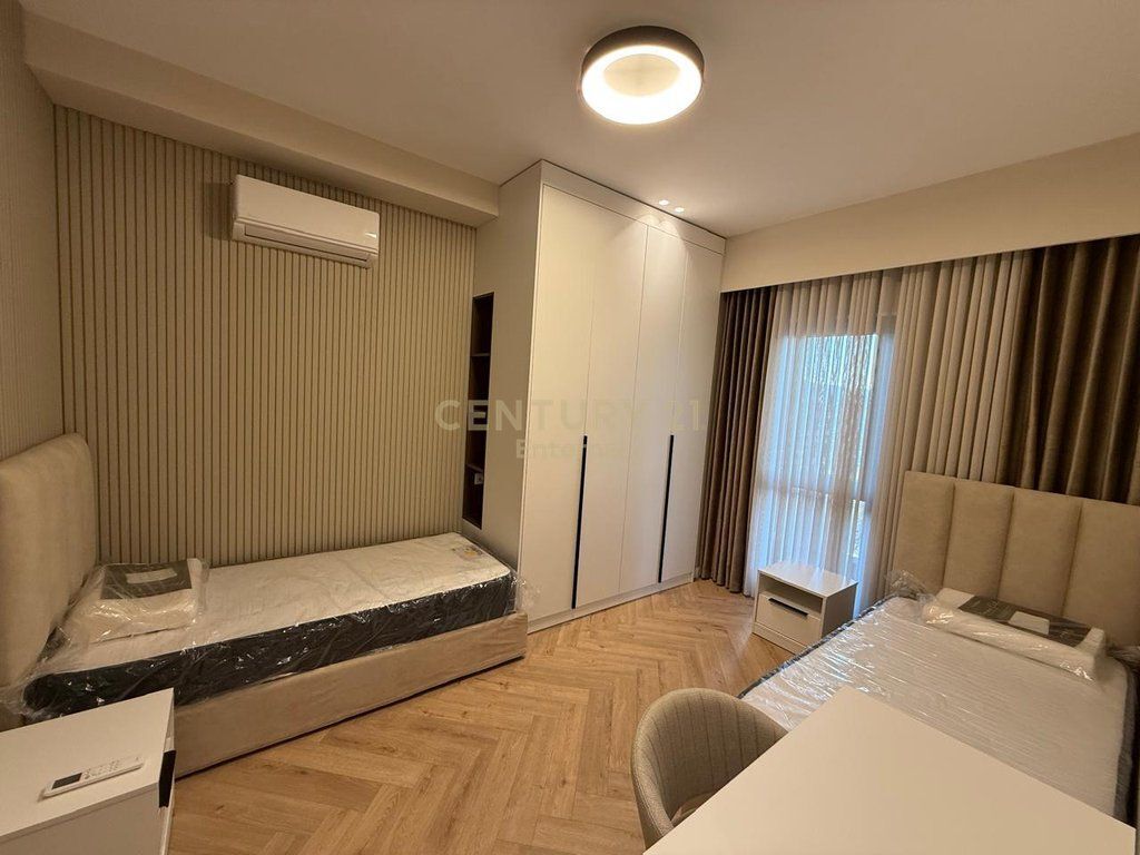 Apartament 2+1+2 me qira në Garden Building.