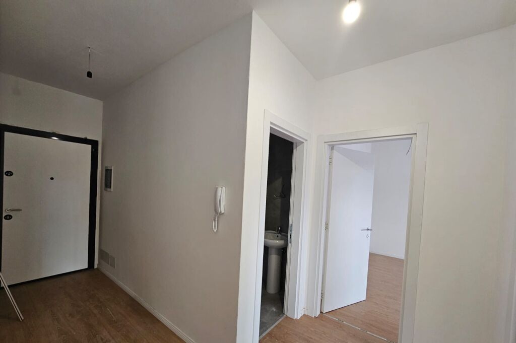 Rent | Business Premises | Don Bosko | 700 €/month