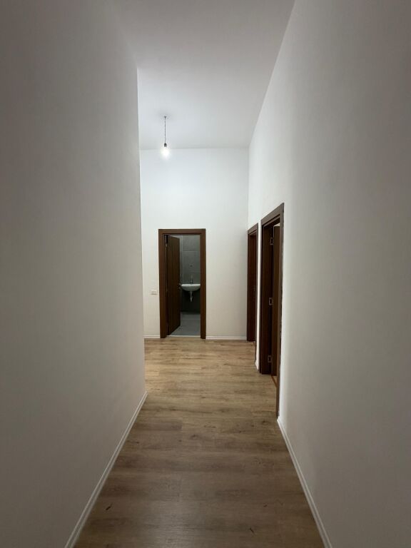 Ambjent per qira tek farmacia 10 !