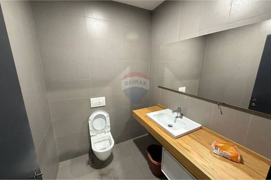 Office - For Rent - Elbasan Street, Tirana