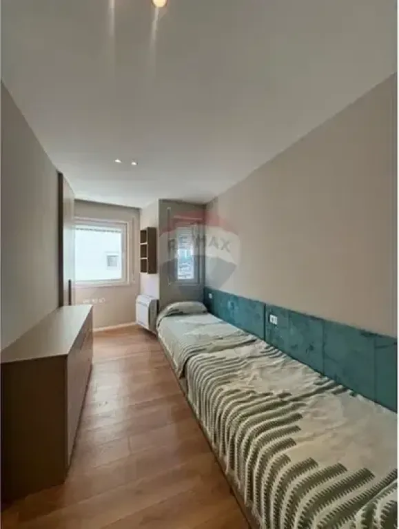 Apartament - Për Shitje - Rruga Mine Peza, Tiranë