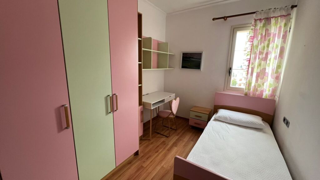Apartament me qera prane kishes ortodokse