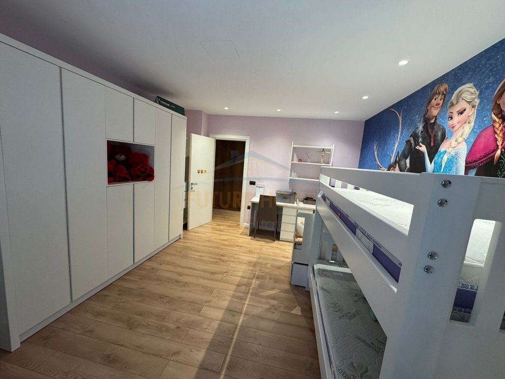 Qera, Apartament 3+1+2+Post Parkimi, Fresku.