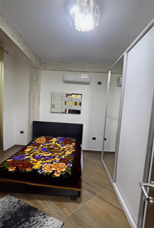 Jepet me Qera Apartament 2+1 - tek 21 Dhjetori !!!