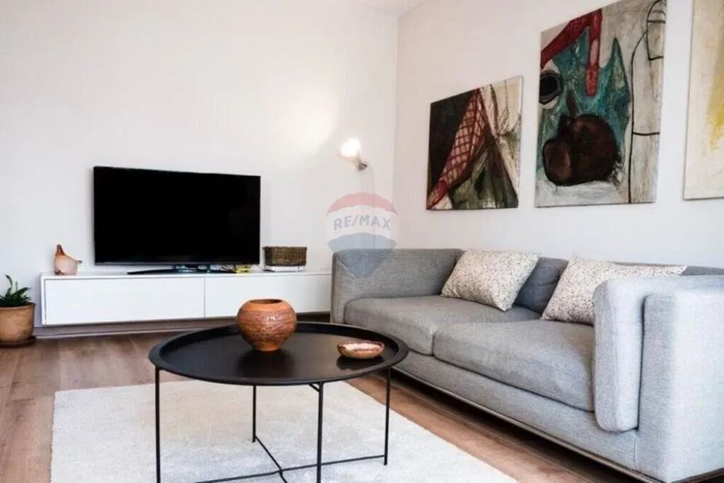 APARTAMENT ME QIRA 1+1-Rruga Fortuzi prane qendres.