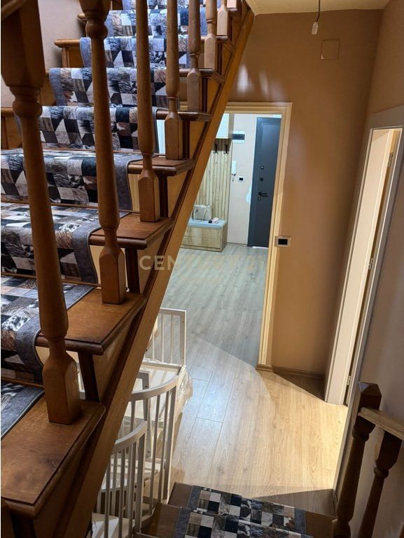 SHITET DUPLEX- RRUGA MUHAMET GJOLLESHA, TEK KRYQEZIMI I 21 DHJETORI, MBRAPA SHKOLLES SABAUDIN GABRANI!