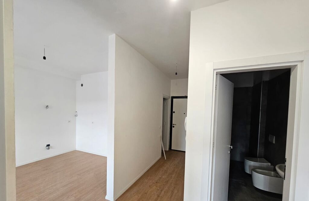 Rent | Business Premises | Don Bosko | 700 €/month