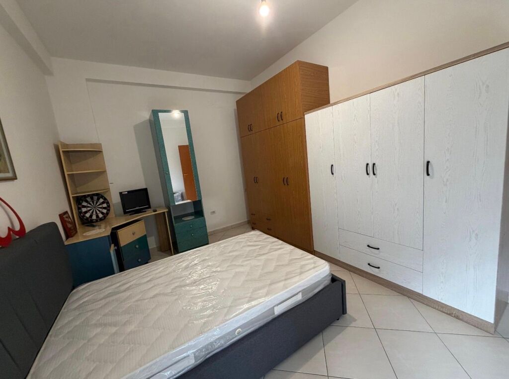 Jepet apartament 2+1 Me Qira Liqeni ,Kopshti Zoologjik ,