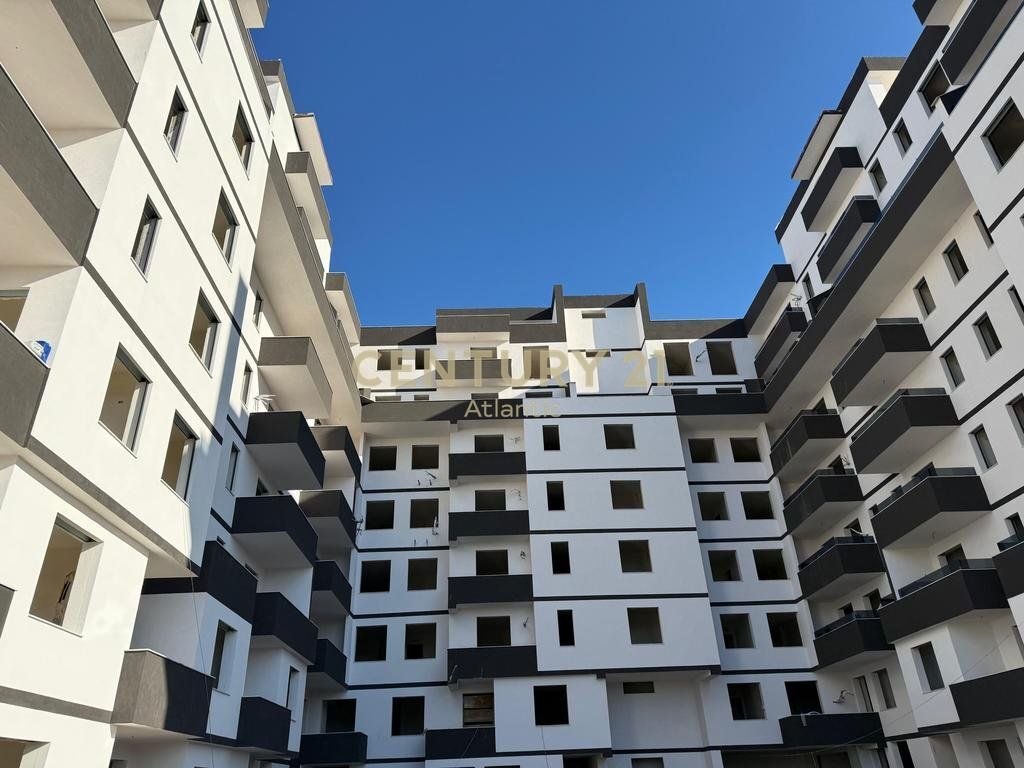 Shitet Apartament 2+1+2 tualete në Kompleksin Saeli, Golem 116,600€ | 106 m² 116,600 €