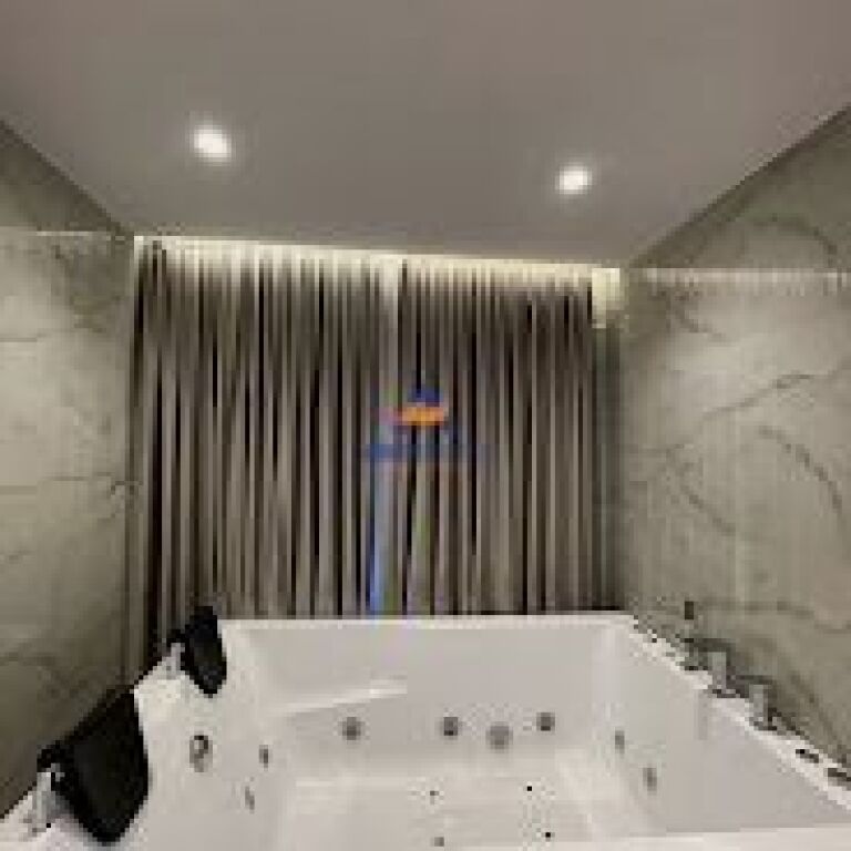 SHITET HOTEL 800M2 "RINAS, PRANE AEROPORTIT" 150000000 LEKE