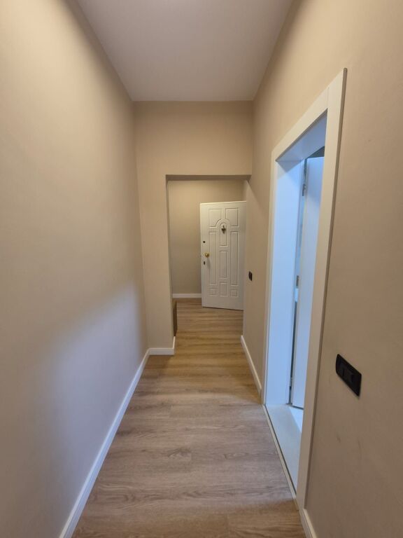 1+1,i mobiluar te gjimnazi partizani,580 mije leke