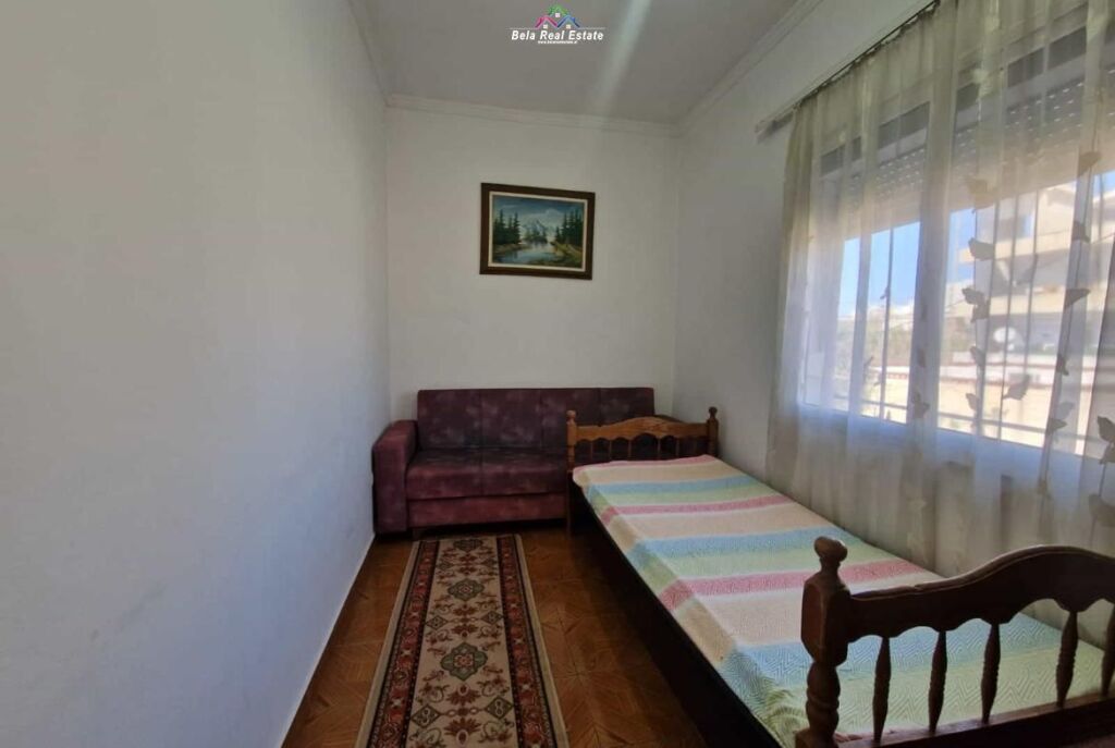 Vile Me Qera 2+1 Tek Ish-Parku i Autobuzave ( ID BV22593) Tirane