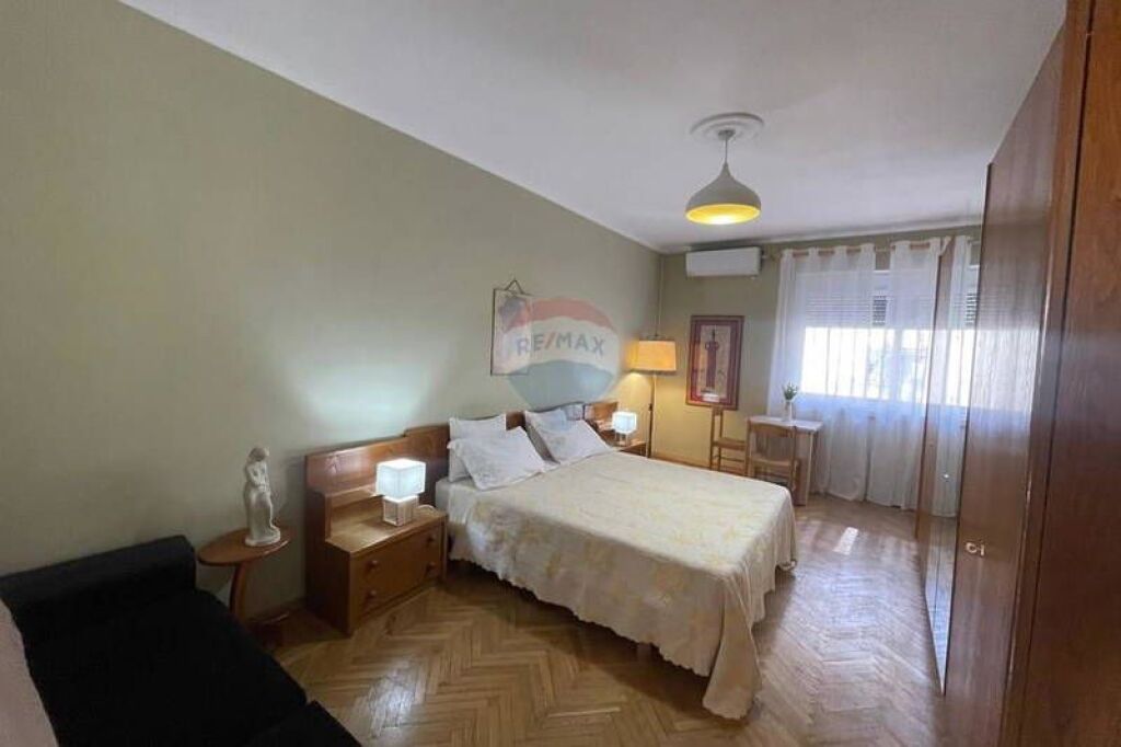 Apartament 1+1 me qera në qendër të Tiranës.
