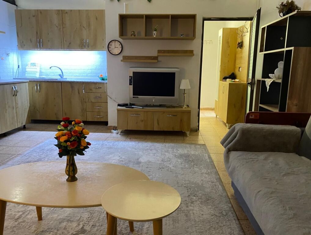 🏡 Studio apartment for rent at 21 Dhjetori, Tirana