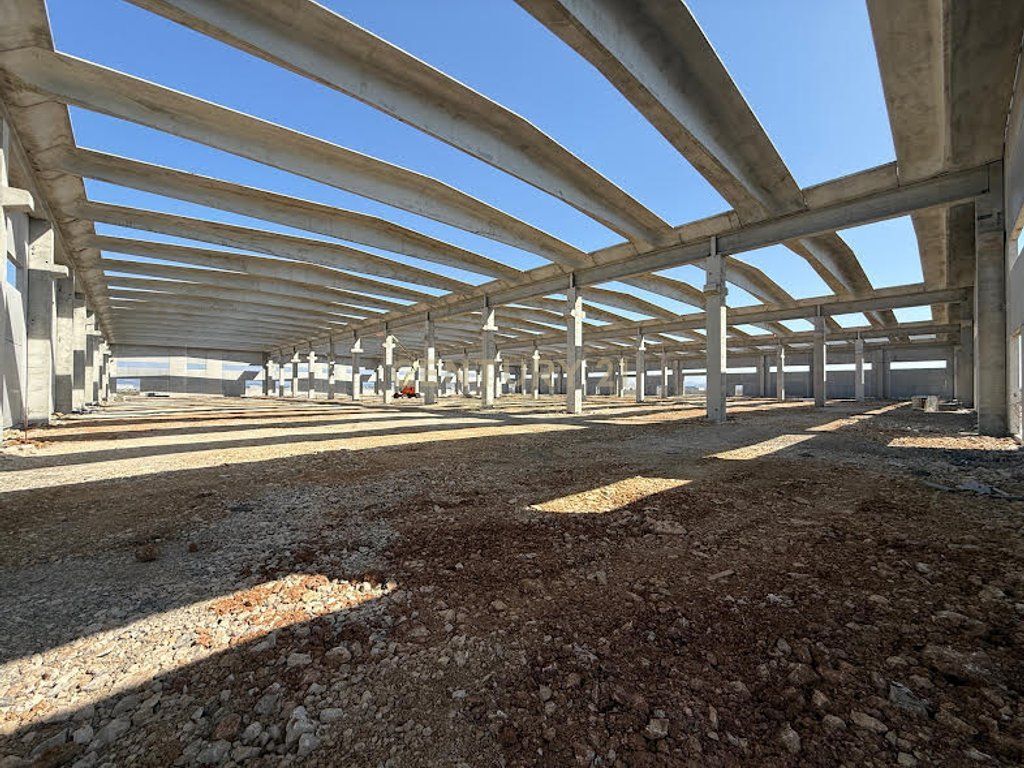 KAPANON 10 000m2 ME QIRA PRANE PORTIT TE RI