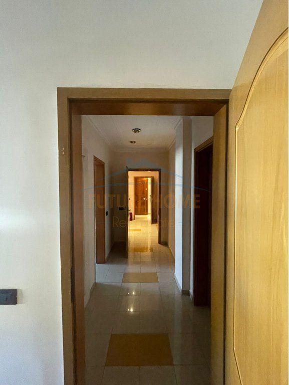 Qera , Apartament 2+1 , Blloku , Tirane