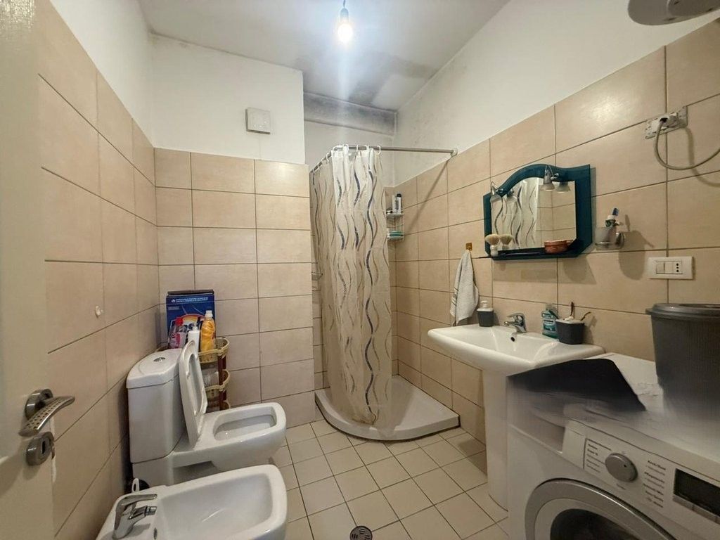 Shitet apartament 2+1 në Yzberisht! 155,000 €