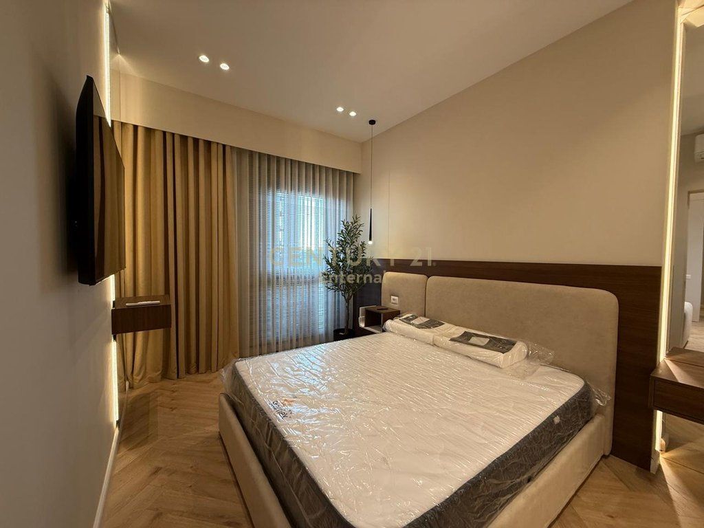 Apartament 2+1+2 me qira në Garden Building.