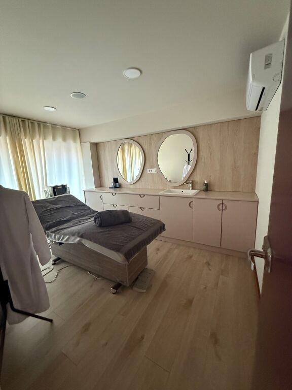 Shitet biznes parukeri estetik