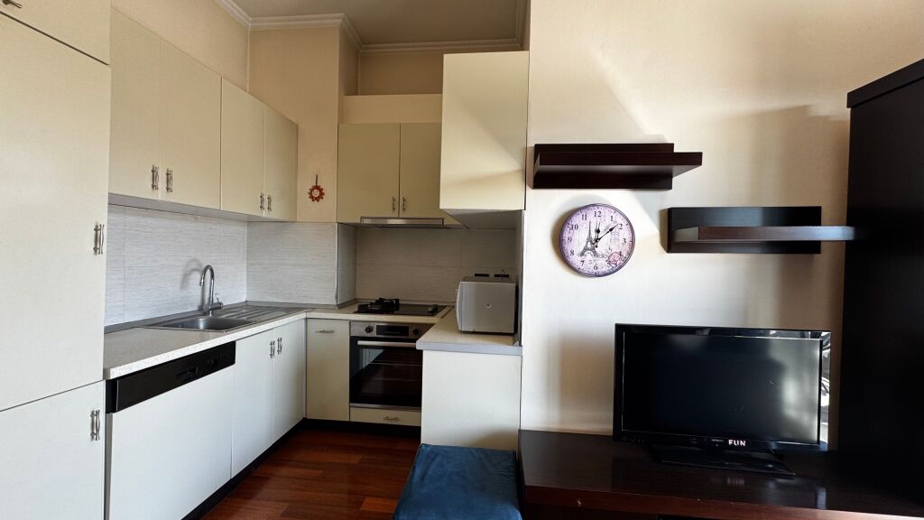 Apartament 1+1 me qera tek Pazari Ri