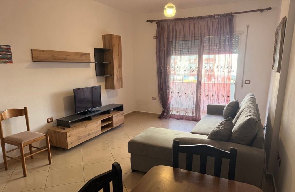 Yzberisht, affittasi appartamento 1+1! 420 Euro