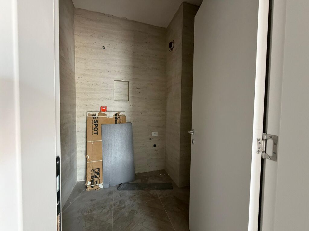 Shitet apartament 2+1 Tirana New Entry