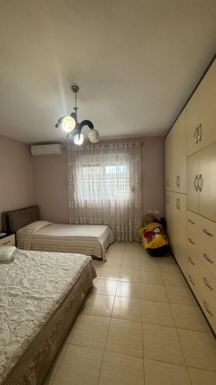 SHITET APARTAMENT 2+1 PRANE SPITALIT, DURRES