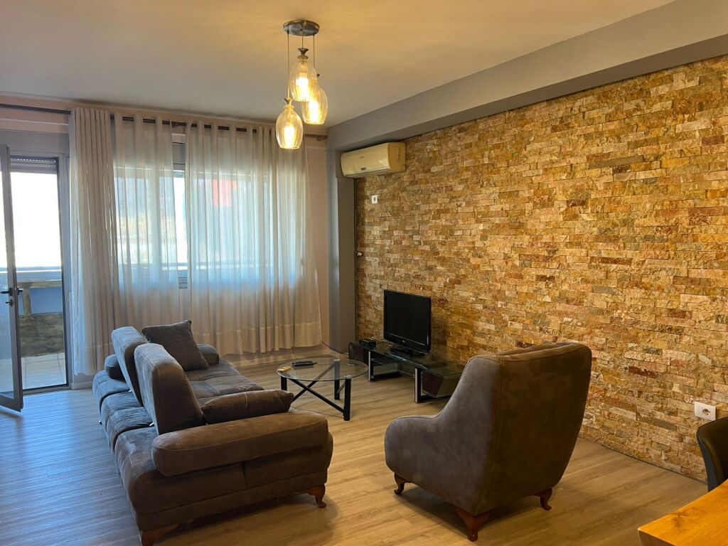 Apartament 2+1 me qira tek Rruga e Kavajes