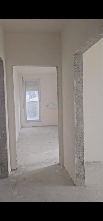 Shitet, Apartament 2+1, Ali Demi