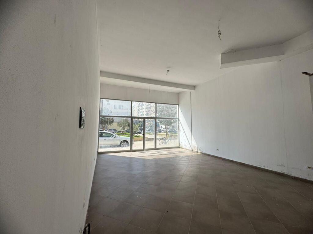 Business Premises for Rent in Astir (Villa L 2) !