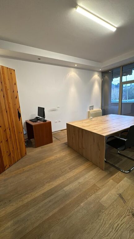 Zyre per qera tek Garda ne Bllok