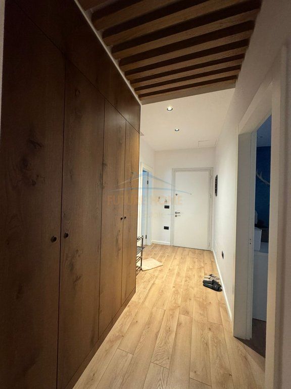 Qera, Apartament 3+1+2+Post Parkimi, Fresku.