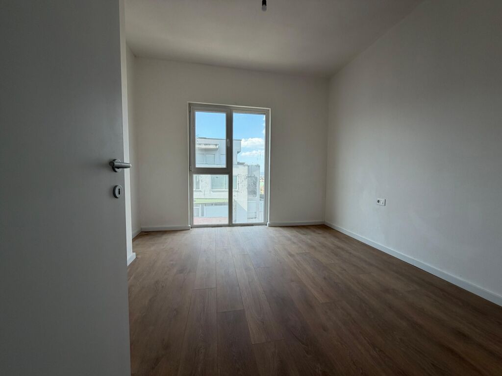 Shitet apartament 2+1 Tirana New Entry