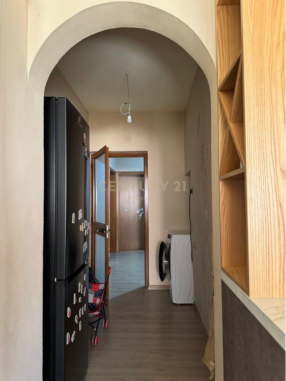 SHITET DUPLEX- RRUGA MUHAMET GJOLLESHA, TEK KRYQEZIMI I 21 DHJETORI, MBRAPA SHKOLLES SABAUDIN GABRANI!