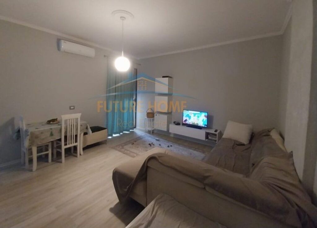 Shitet Apartament 1+1 , Yzberisht