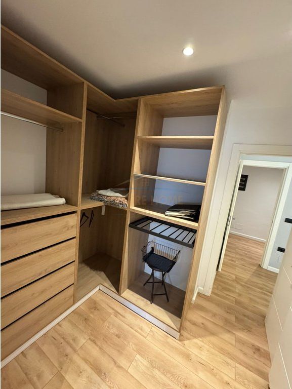 Qera, Apartament 3+1+2+Post Parkimi, Fresku.