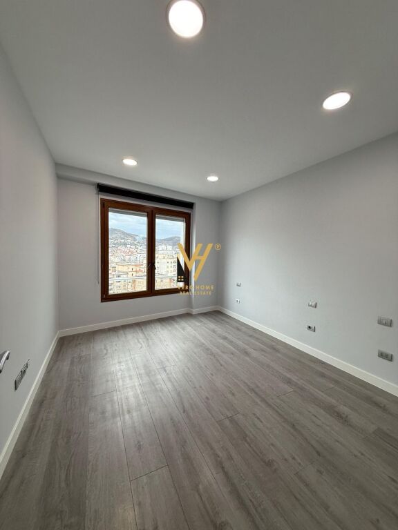 OFFICE FOR RENT 200 M2 AT DELIJORGJI 250,000 LEKE