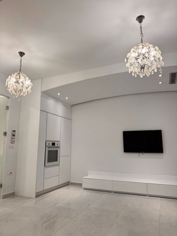 Jepet me qira apartament 1+1 në Eleonora, Tiranë