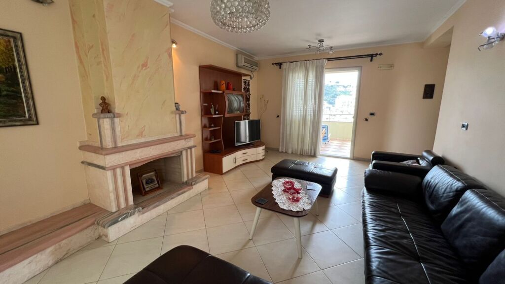 Apartament me qera prane kishes ortodokse