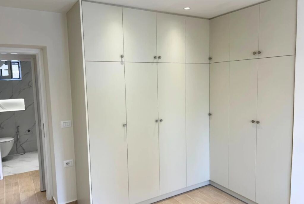 Në Qendër të Sarandës, Shitet Apartament 1+1 Vetëm 300m nga Deti!