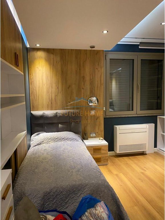 Qera, Apartament 3+1+2+Post parkimi, Kinostudio, Tiranë.