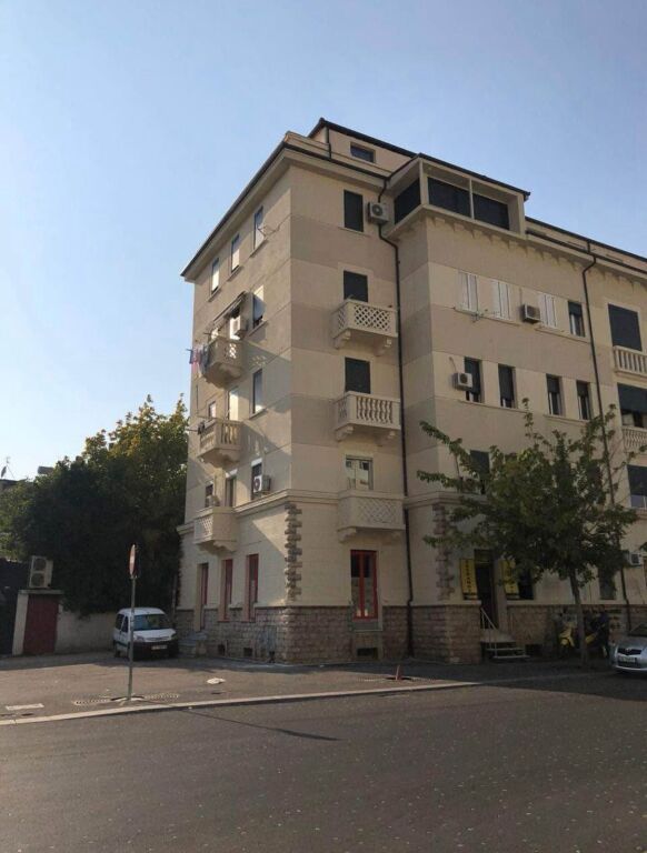 Ambjent Binzesi, Blv Zogu i Pare!