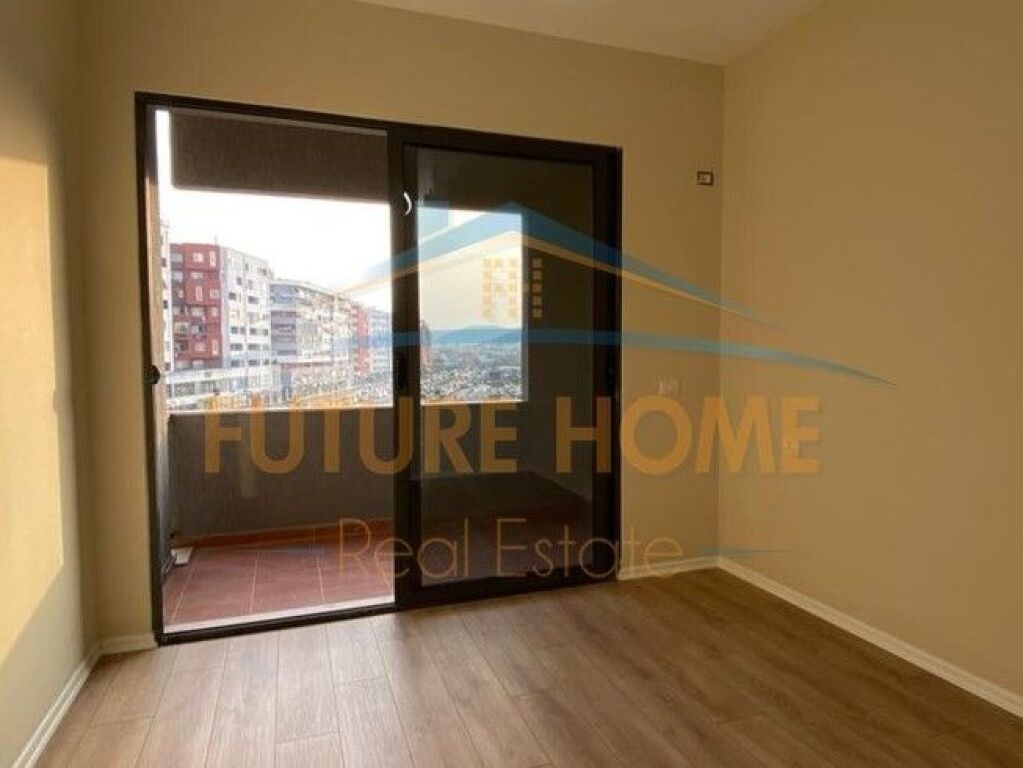 Shitet, Apartament 2+1, Unaza e Re