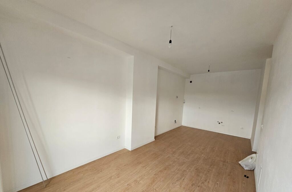 Rent | Business Premises | Don Bosko | 700 €/month