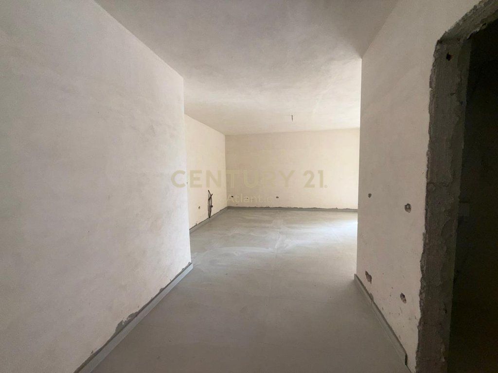 Shitet Apartament 2+1+2 tualete në Kompleksin Saeli, Golem 116,600€ | 106 m² 116,600 €